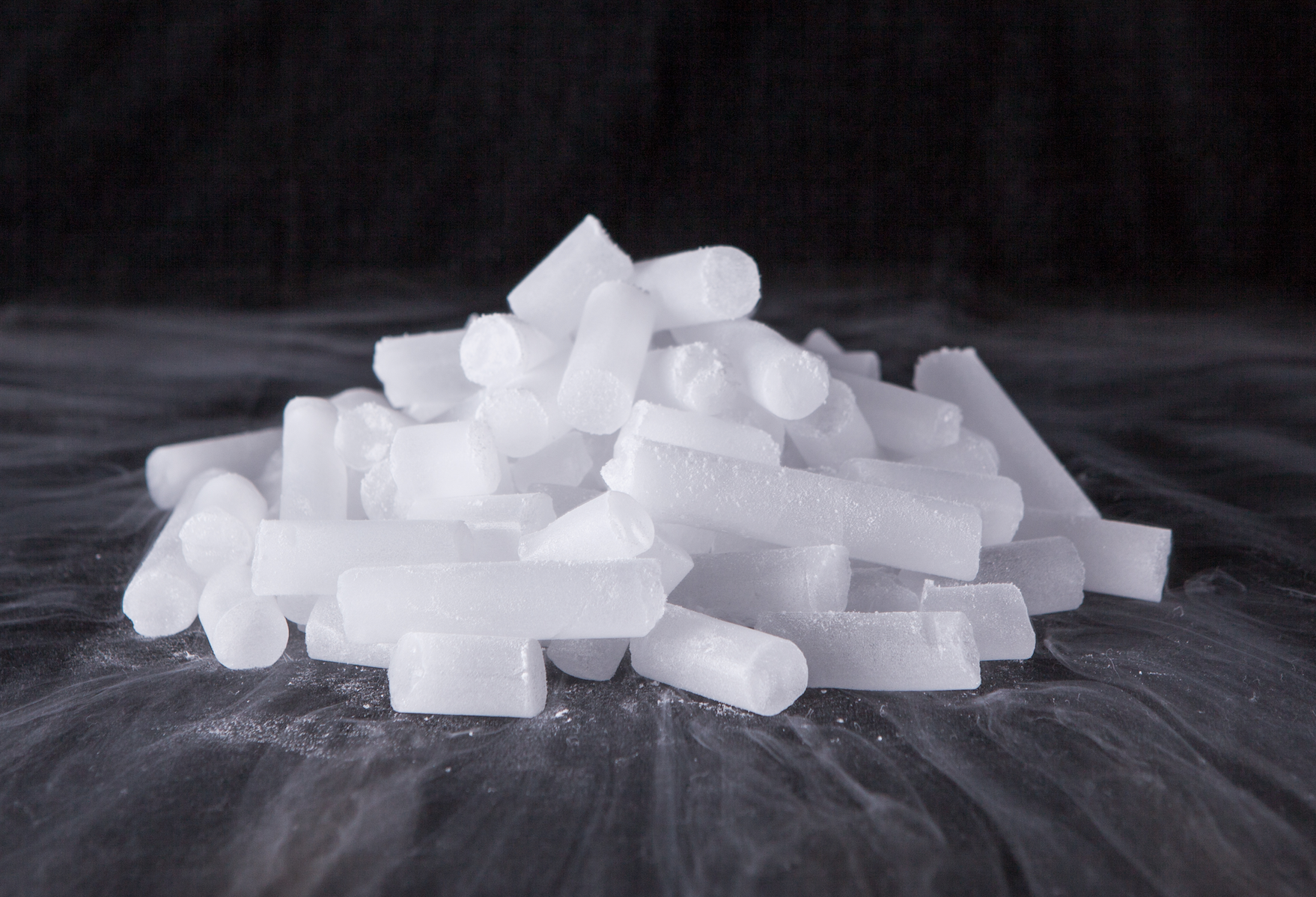 Application of dry ice blasting in paint shop